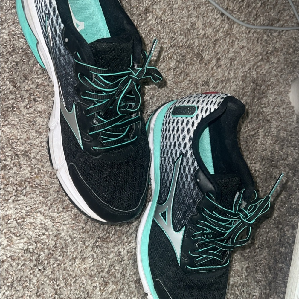 Mizuno running shoes